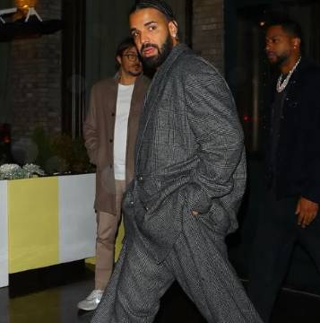 Drake Age, Height, Net Worth, Family & Bio