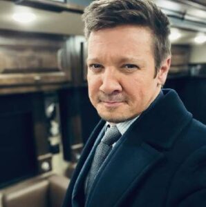 Jeremy Renner Age, Height, Net Worth, Family & Bio